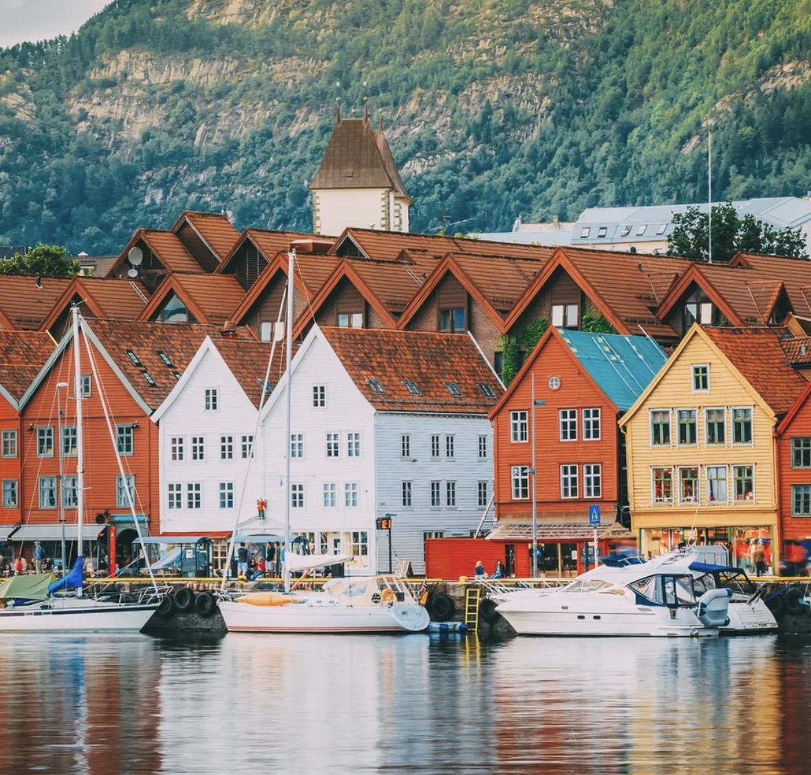 Noruega reabre los cupos para la Visa Working Holiday: así puedes vivir y trabajar hasta un año en el país nórdico