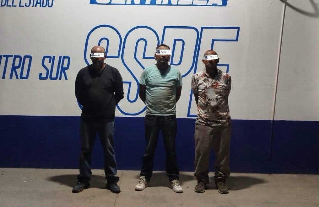 Asegura SSPE tráiler con 27 mil litros de presunto huachicol en la avenida Juan Pablo II
