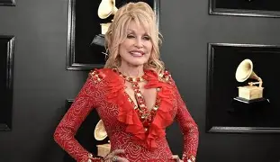 Muere Dolly Parton a los 80 años; el mundo de la música despide a una leyenda