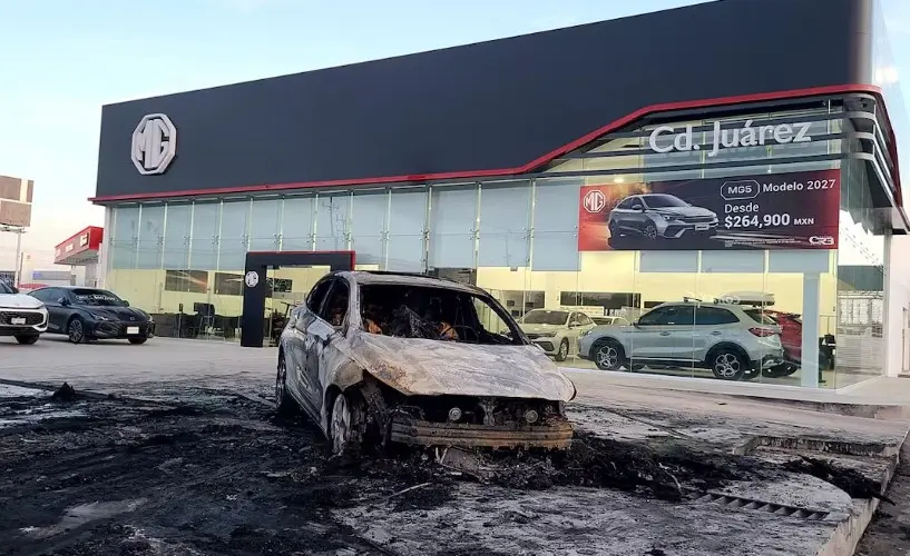 Tres incendios consumen ocho vehículos en Ciudad Juárez