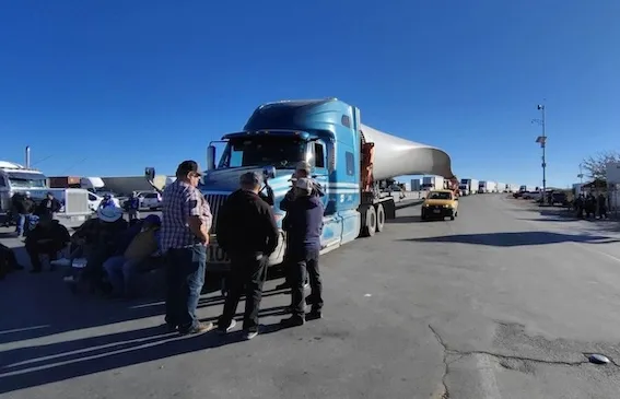Bloqueos de productores y transportistas continúan en Chihuahua